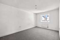 18 Buzzard Way - Bedroom 1 - 0001