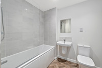 Plot 24 - 8 Holly Tree Gardens - Bathroom - 0002
