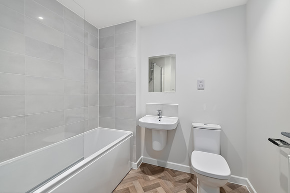 Plot 24 - 8 Holly Tree Gardens - Bathroom - 0001
