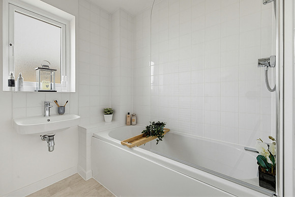 Plot 25 Molbrook - 4 Linhay Way - Bathroom - 0002