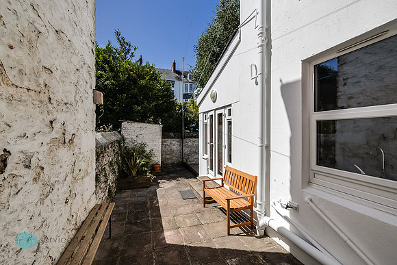 0048