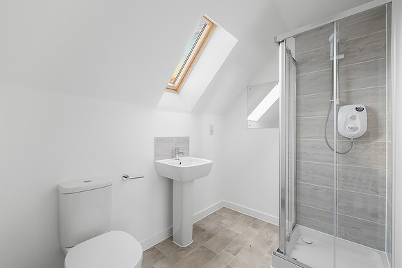 Newton Abbot - 43 Sovereign Road - Ensuite - 02