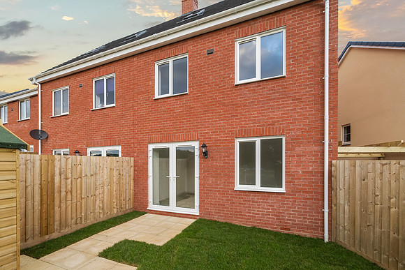 Newton Abbot - 43 Sovereign Road - Garden - 02