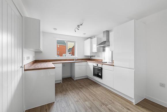 Newton Abbot - 43 Sovereign Road - Kitchen Diner - 01