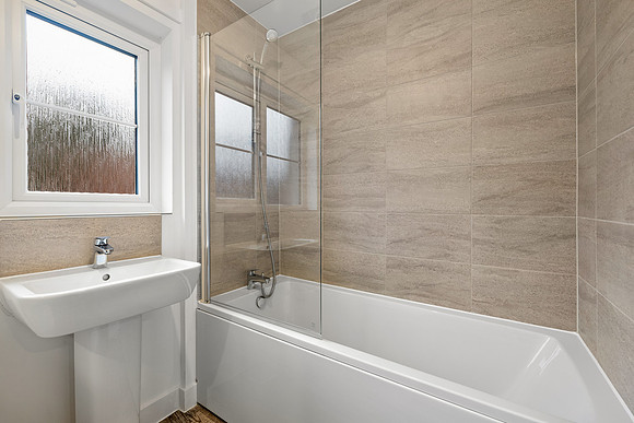 Plot 127 - 68 Merton Road - Bathroom - 03