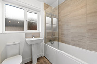 Plot 127 - 68 Merton Road - Bathroom - 02