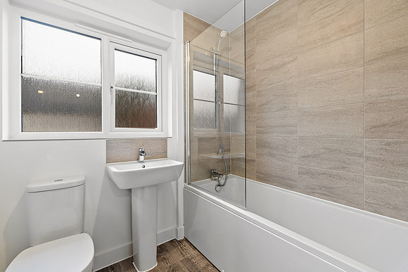 Plot 127 - 68 Merton Road - Bathroom - 02