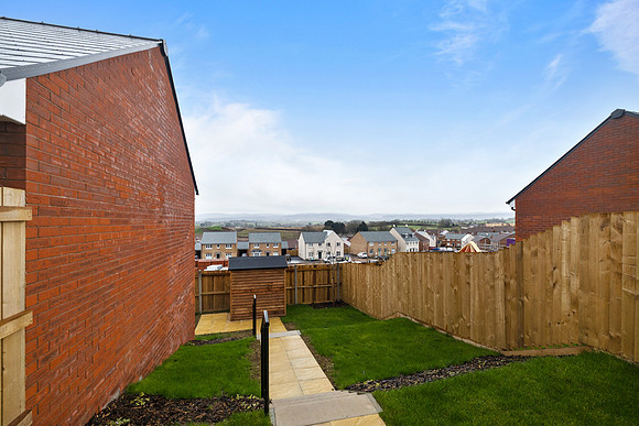 Plot 127 - 68 Merton Road - Garden - 01