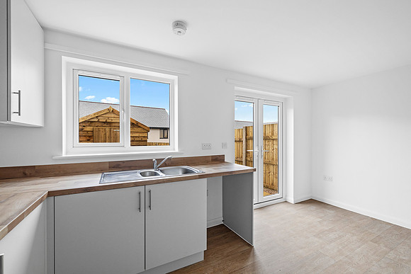 The Tors - Plot 215 - 4 Feather Tor Close - Kitchen Diner - 05