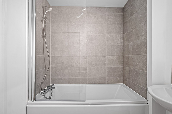 The Tors - Plot 216 - 3 Feather Tor Close - Bathroom - 03