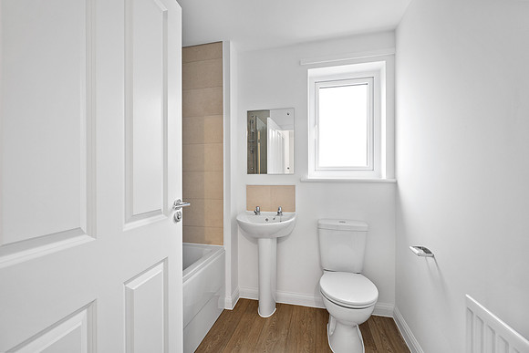 The Tors - Plot 218 - 1 Feather Tor Close - Bathroom - 01