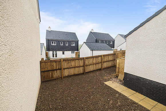 Plot 354 - 14 Goldfinch Park - Garden - 03