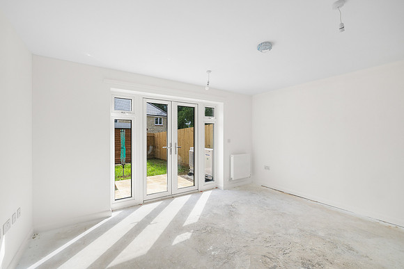 Plot 8 - Gascoigne Park - Lounge - 002