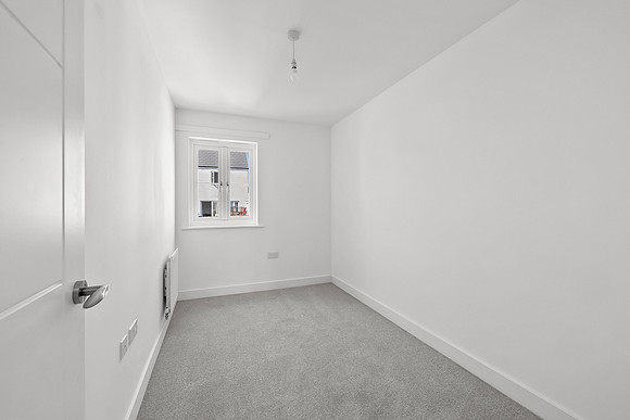 18 Buzzard Way - Bedroom 3 - 0001