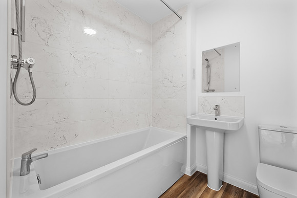 Plot 8058 Haldon Reach - 30 Villiers Road - Bathroom - 0002