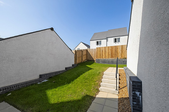 18 Buzzard Way - Garden - 0001