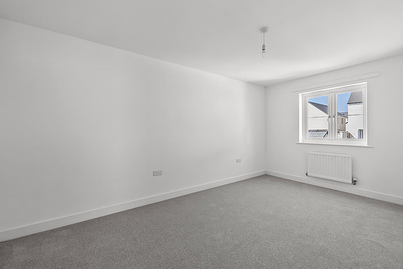 18 Buzzard Way - Bedroom 1 - 0002